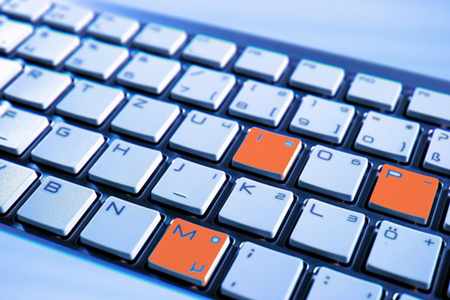 keyboard met oranje letters PIM